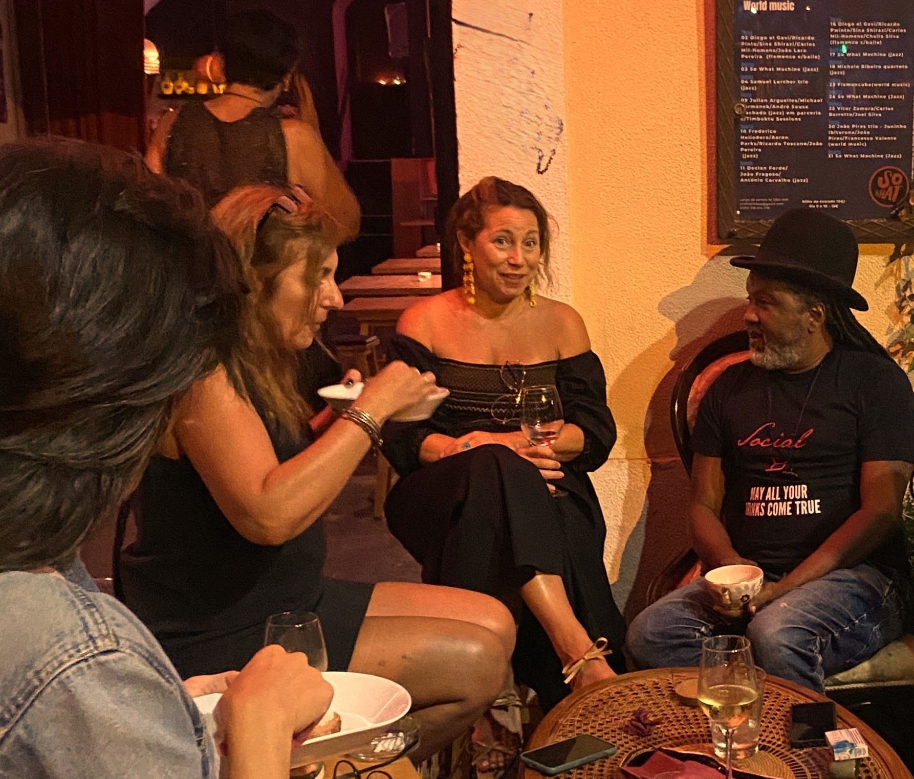 Laboratorio Impacto — Tertulias no So What Bar