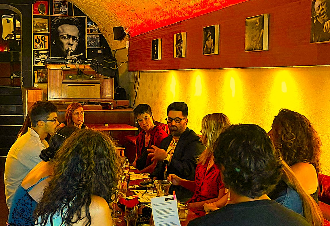 Laboratorio Impacto — Tertulias no So What Bar