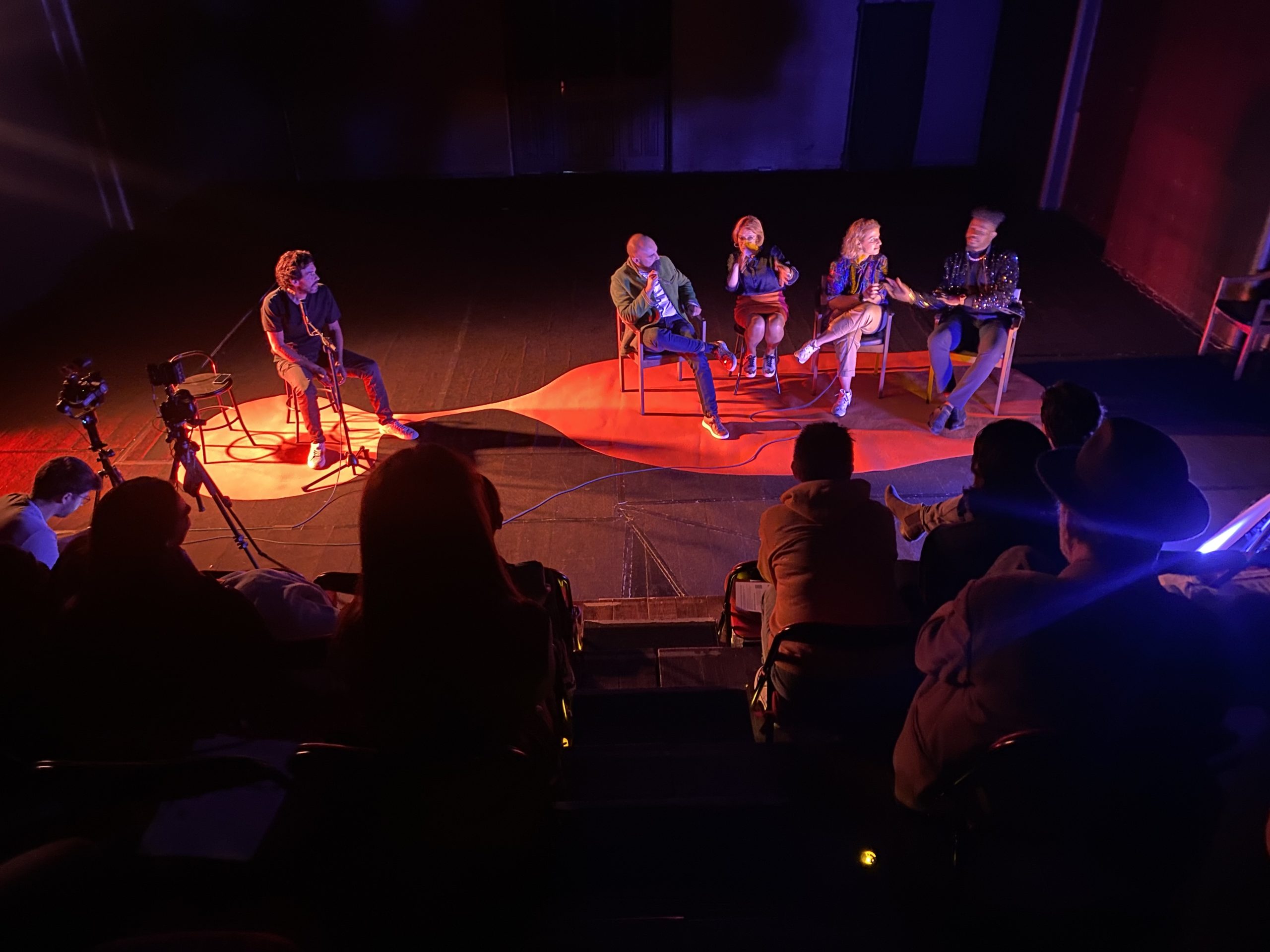 Palco Impacto — Ciclo de Conversas no Teatro da Comuna — Acto de equilibrio. Os novos desafios eticos da comedia — Curadoria Joana Gama